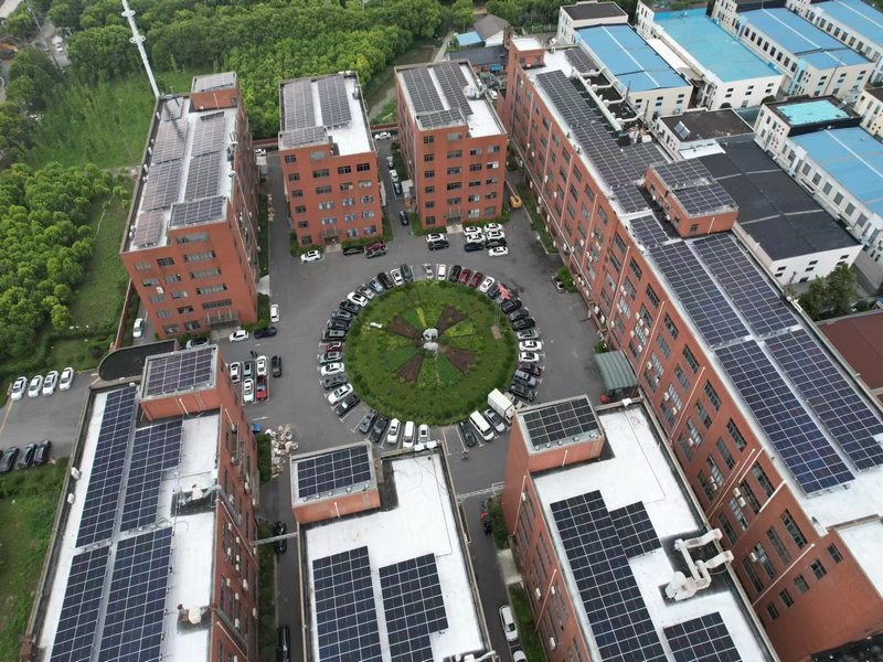 Sistema de estanterías solares para techo Sensheen para un proyecto fotovoltaico de 3MWp